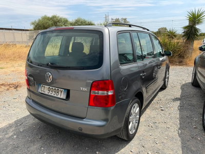 Volkswagen Touran TDI 105CV Highline (7)