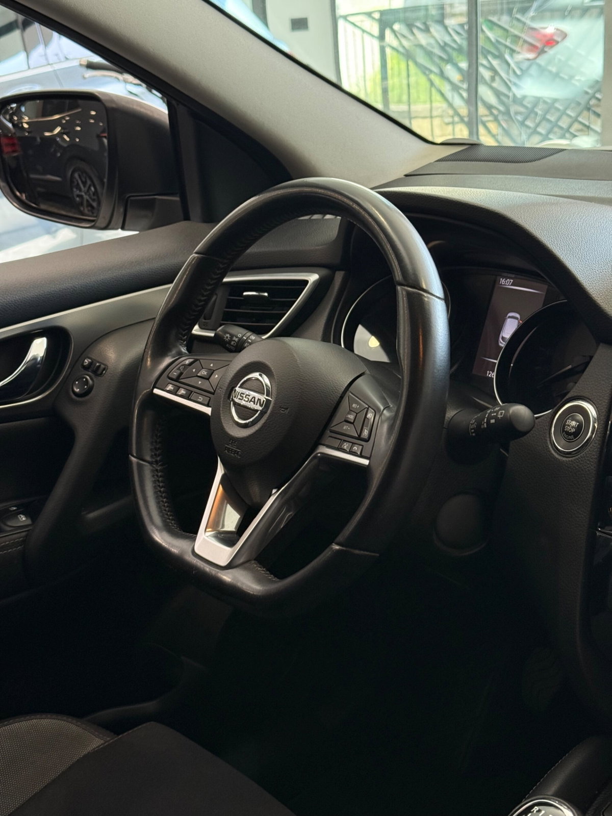 Nissan Qashqai 1.5 dCi Tekna (16)