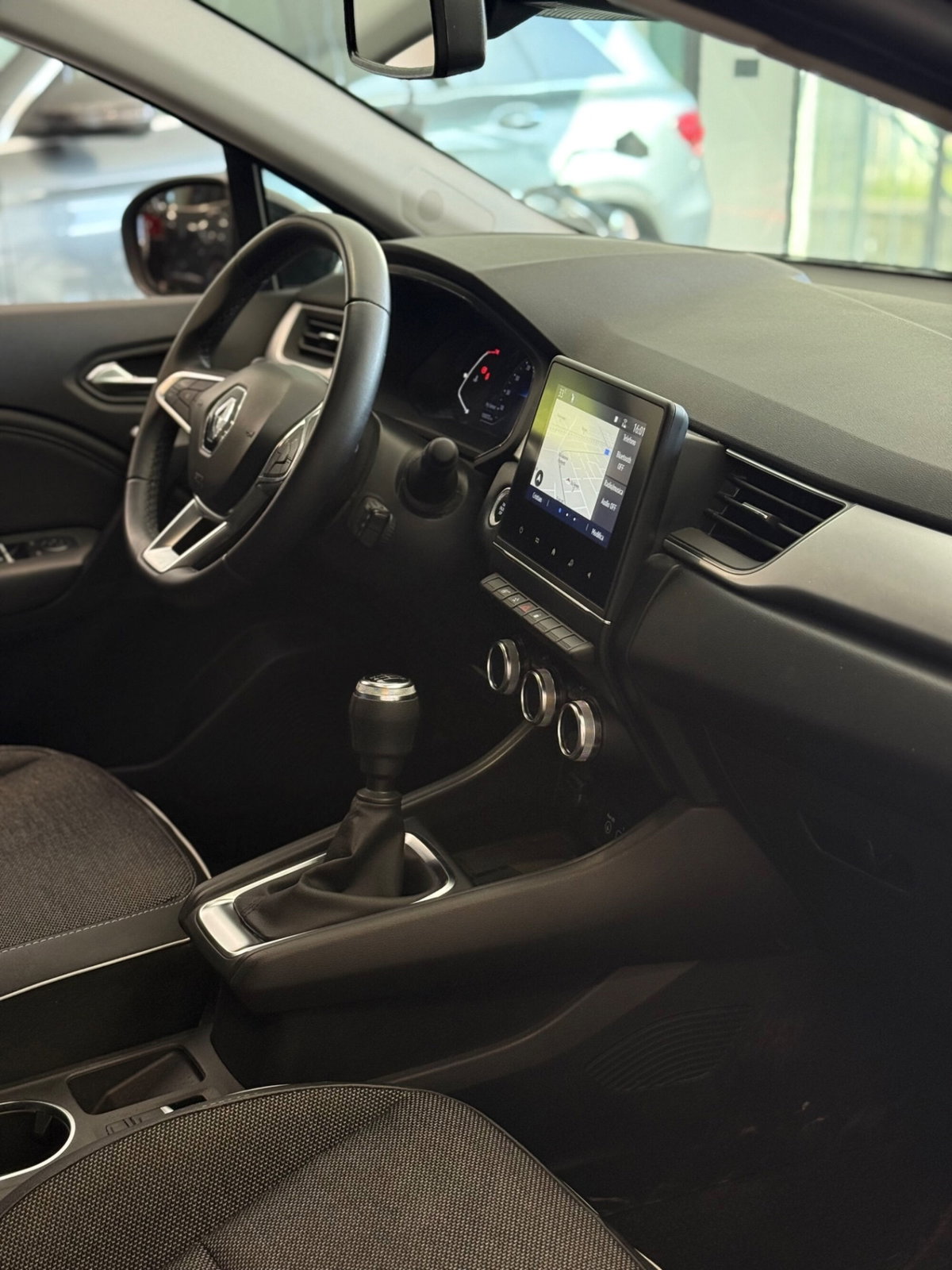 Renault Captur TCe 100 CV GPL Techno (10)