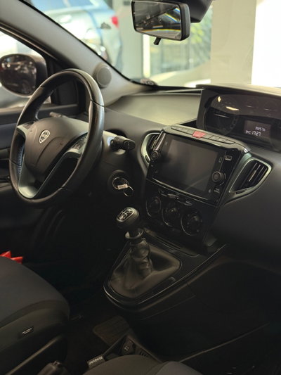 Lancia Ypsilon 1.0 FireFly 5 porte S&S Hybrid Maryne (12)