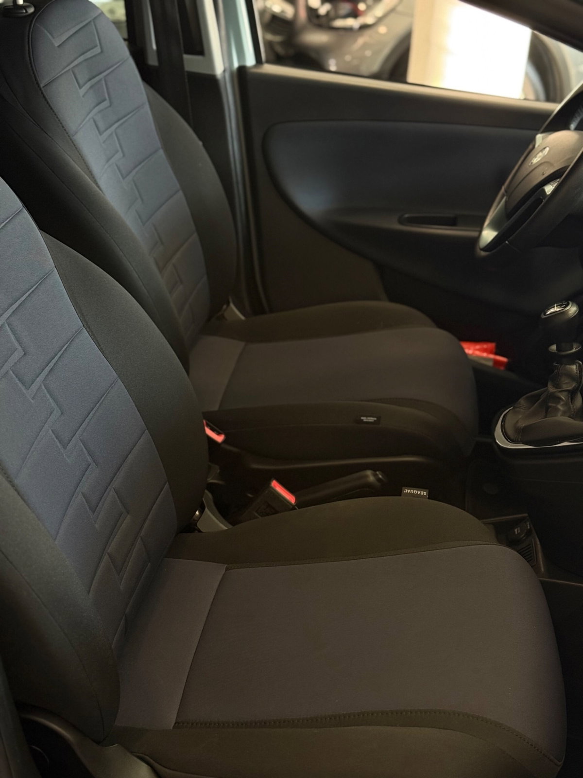 Lancia Ypsilon 1.0 FireFly 5 porte S&S Hybrid Maryne (13)