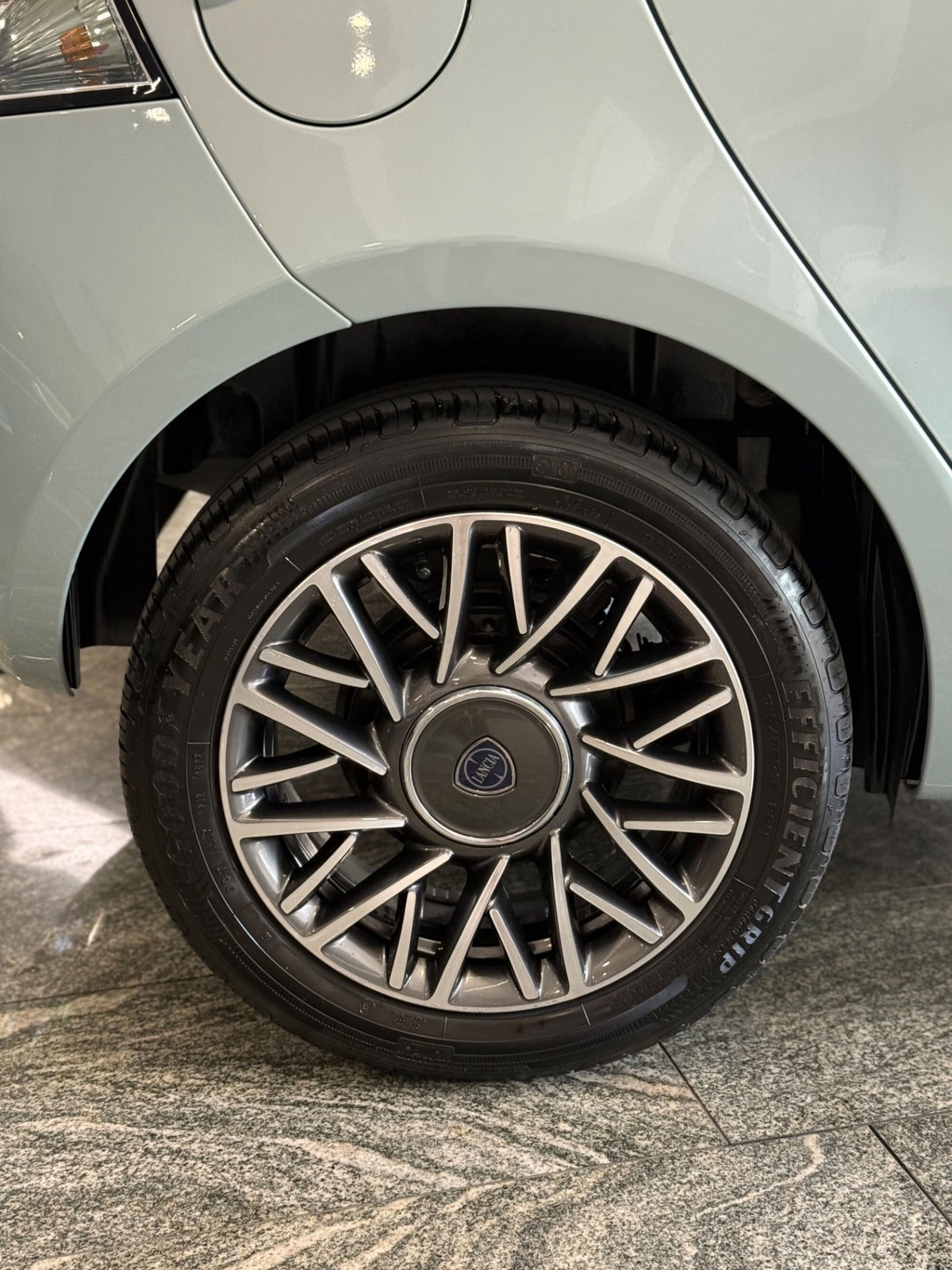 Lancia Ypsilon 1.0 FireFly 5 porte S&S Hybrid Maryne (17)