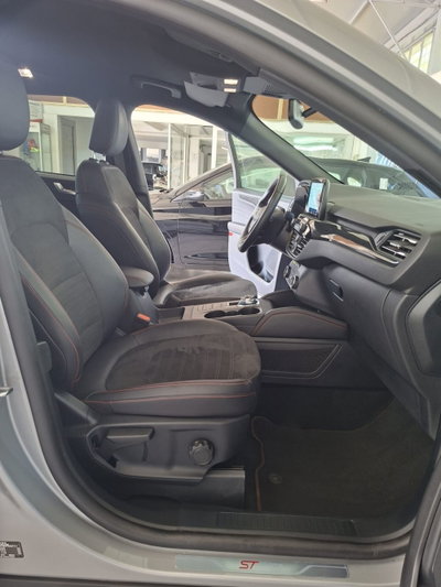 Ford Kuga 2.5 Plug In Hybrid 225 CV CVT 2WD ST-Line (10)