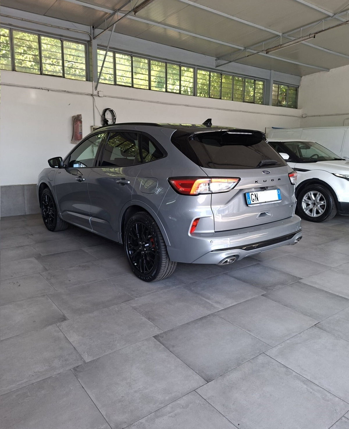 Ford Kuga 2.5 Plug In Hybrid 225 CV CVT 2WD ST-Line (6)