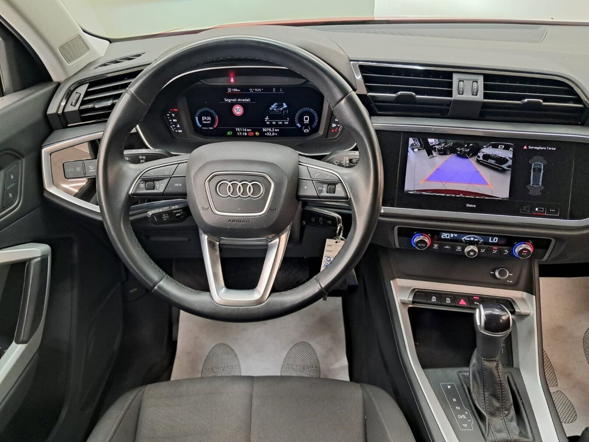 Audi Q3 35 TDI quattro S tronic Business (11)