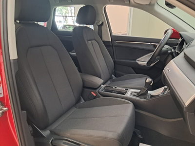 Audi Q3 35 TDI quattro S tronic Business (14)