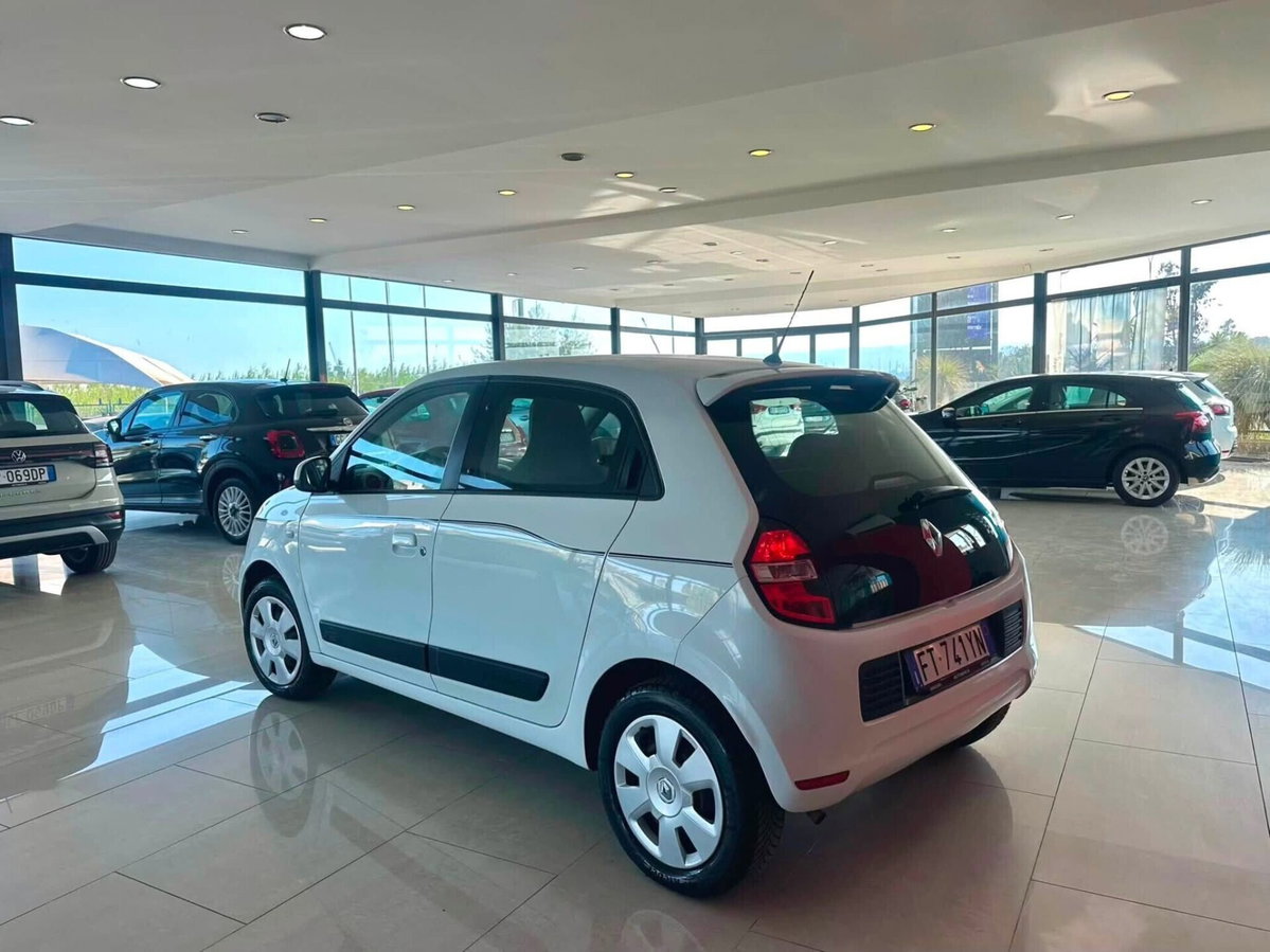 Renault Twingo SCe Stop&Start Intens (2)