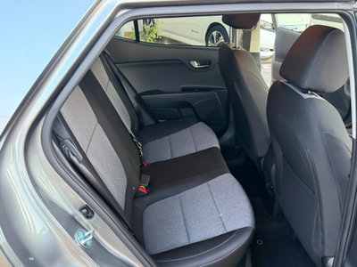 Kia Stonic 1.0 t-gdi Urban (11)