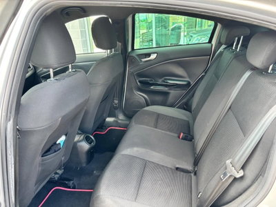 Alfa Romeo Giulietta 2.0 JTDm-2 Distinctive 140cv (11)