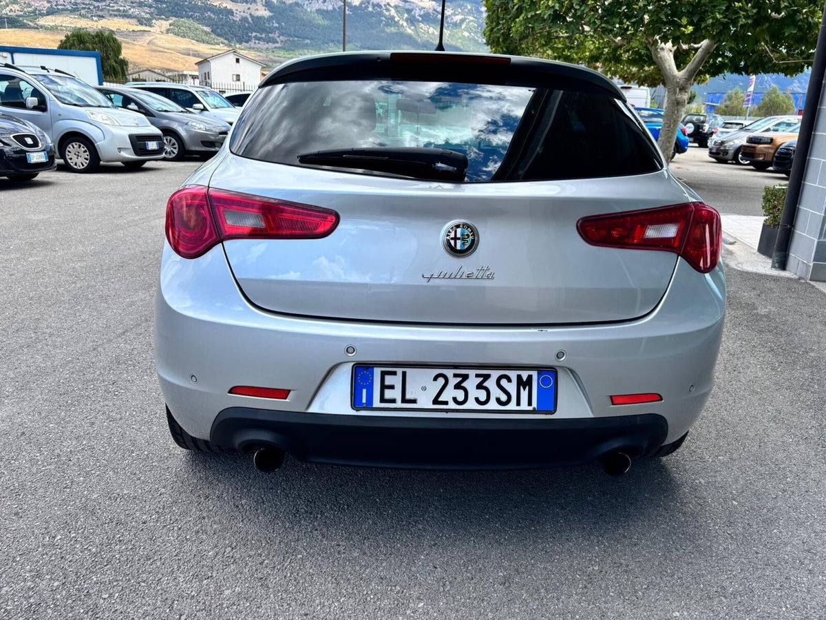 Alfa Romeo Giulietta 2.0 JTDm-2 Distinctive 140cv (3)