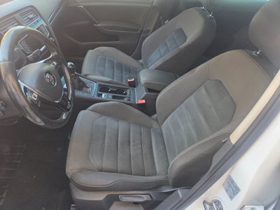 Volkswagen Golf 2.0 TDI 150 CV SCR R-Line (10)
