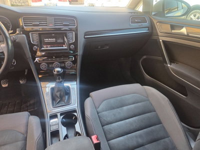 Volkswagen Golf 2.0 TDI 150 CV SCR R-Line (11)