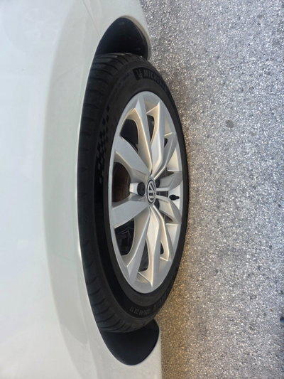 Volkswagen Golf 2.0 TDI 150 CV SCR R-Line (19)