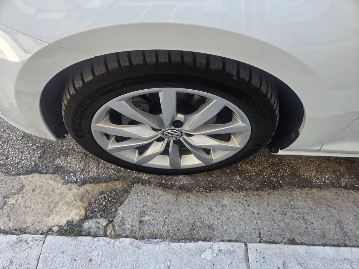 Volkswagen Golf 2.0 TDI 150 CV SCR R-Line (20)