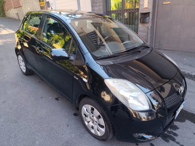 Toyota Yaris 1.D-4D 5 porte Navi (7)