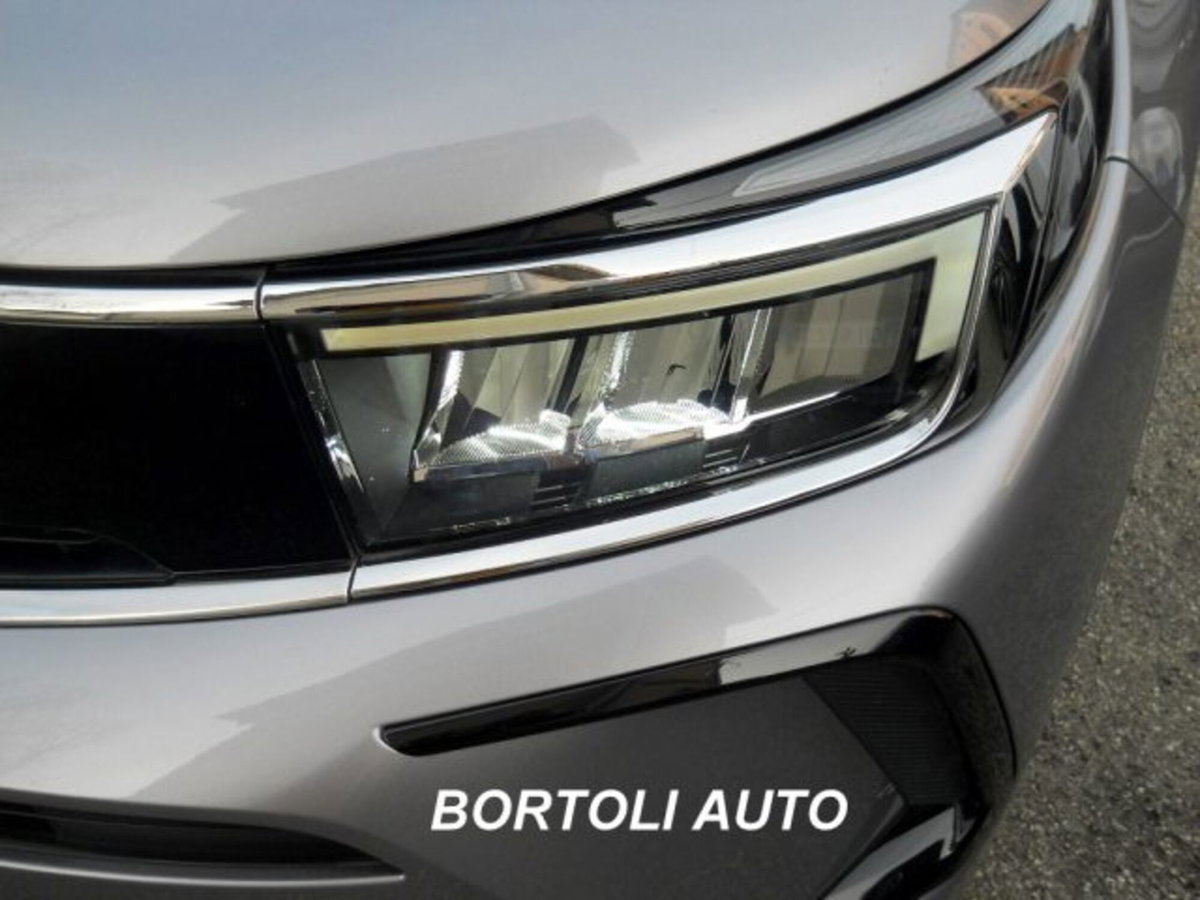 Opel Grandland 1.5 diesel Ecotec aut. Business Elegance (14)