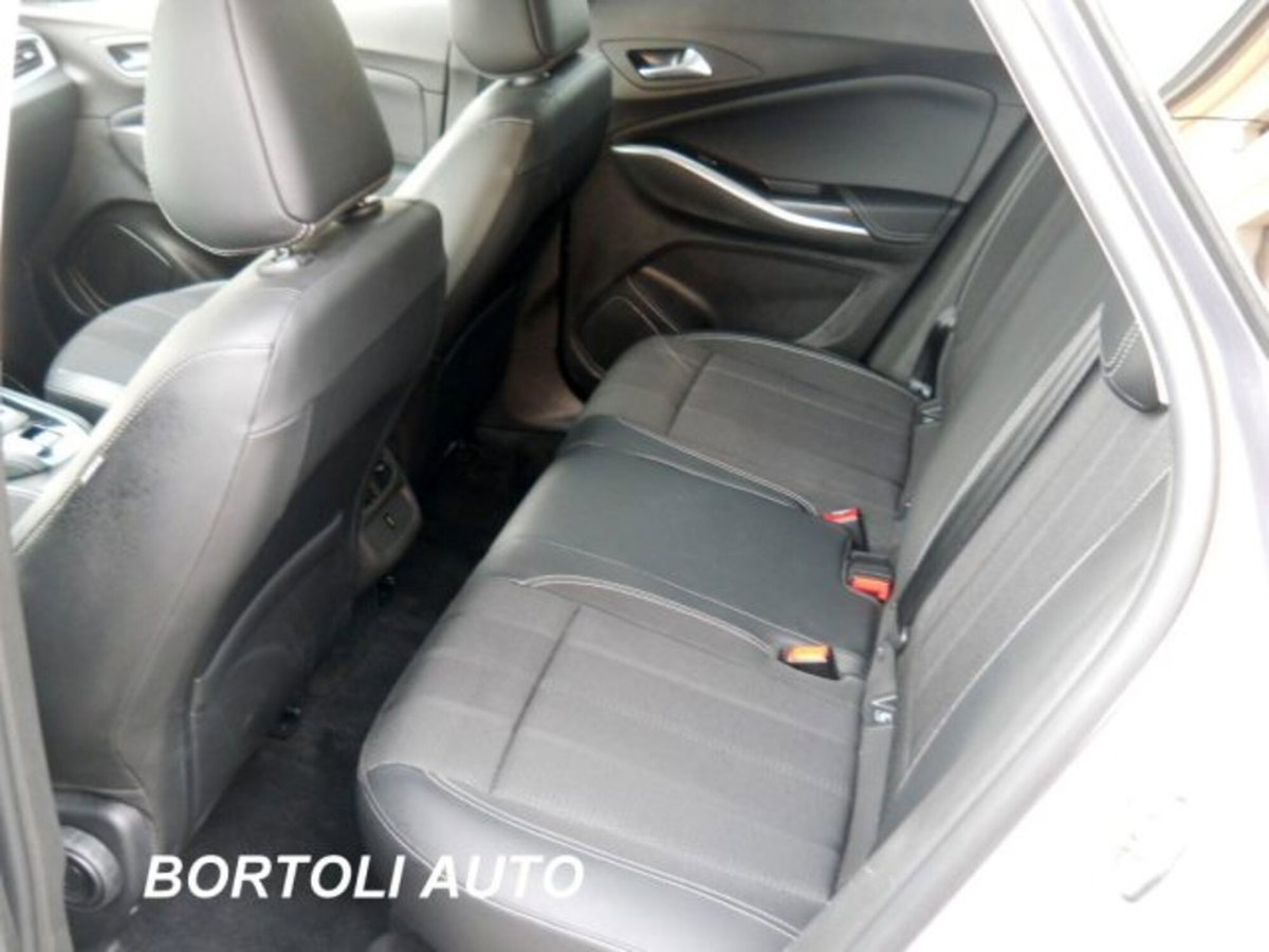 Opel Grandland 1.5 diesel Ecotec aut. Business Elegance (9)