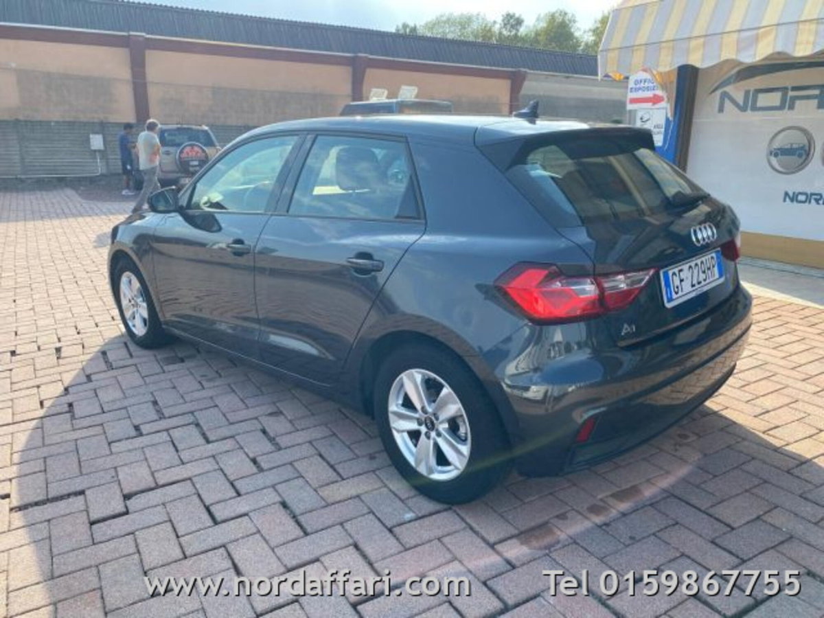 Audi A1 Sportback Sportback 30 1.0 tfsi Business 110cv s-tronic (3)