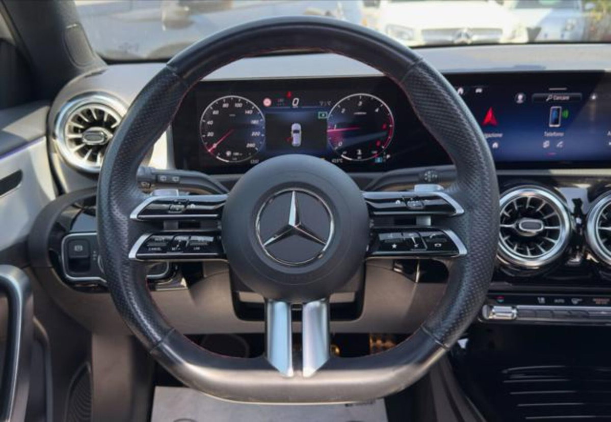 Mercedes-Benz Classe A 180 d AMG Line Premium Plus auto (12)