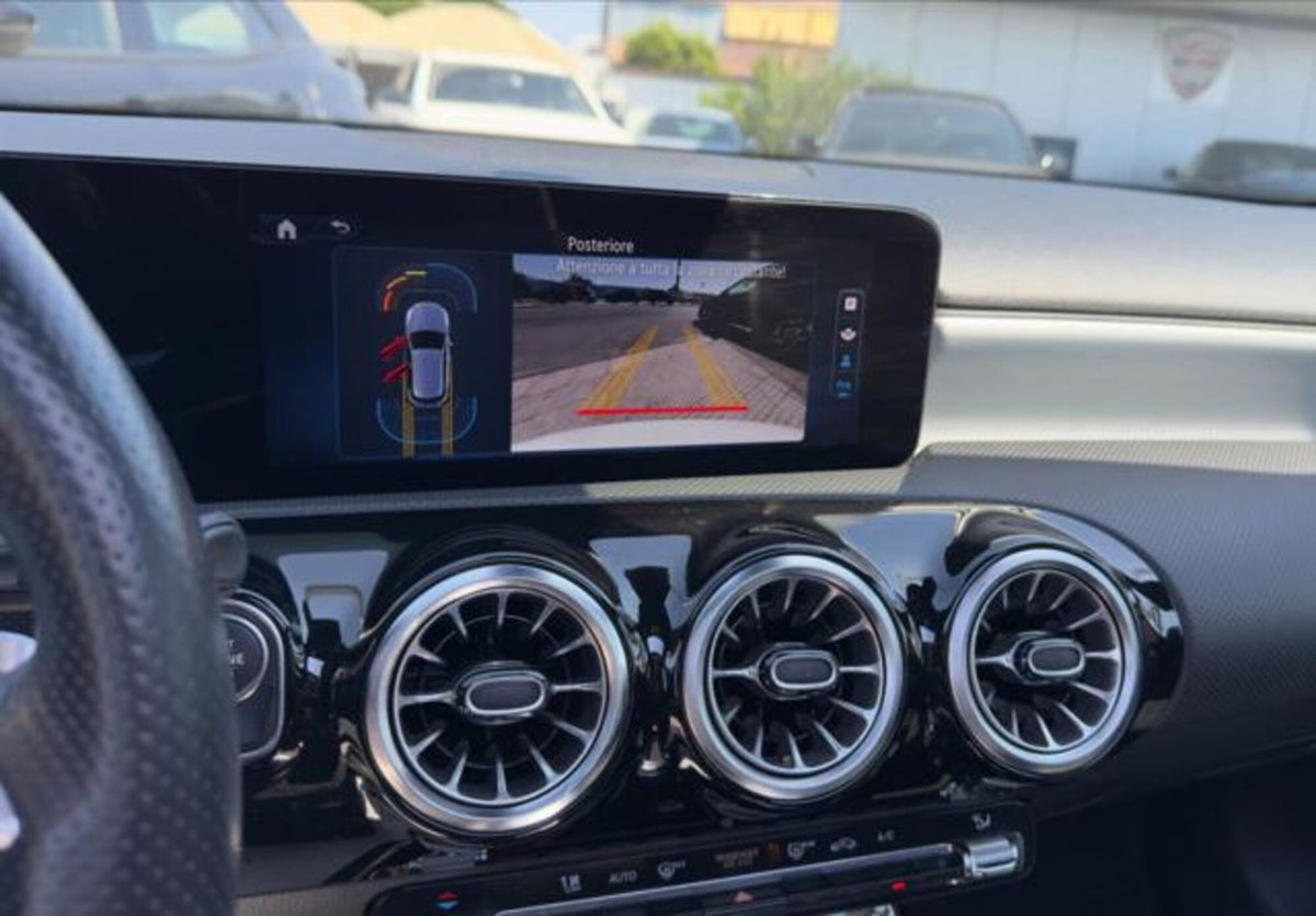 Mercedes-Benz Classe A 180 d AMG Line Premium Plus auto (13)