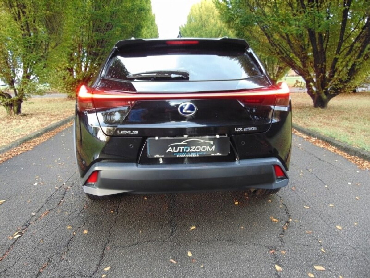 Lexus UX Hybrid Midnight (8)