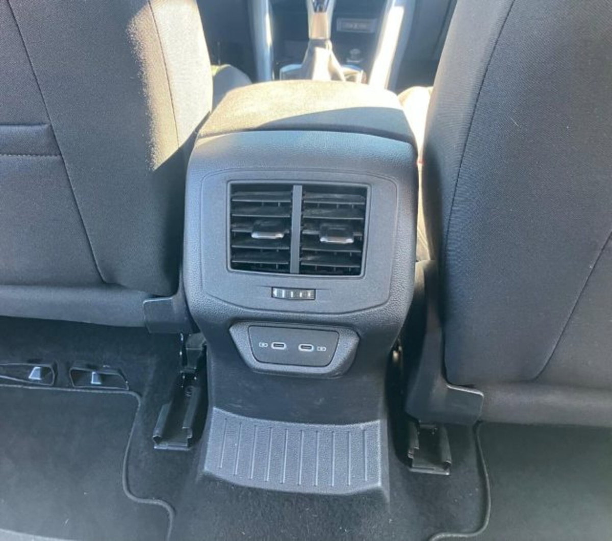 Volkswagen T-Roc 2.0 tdi Life 150cv dsg (18)