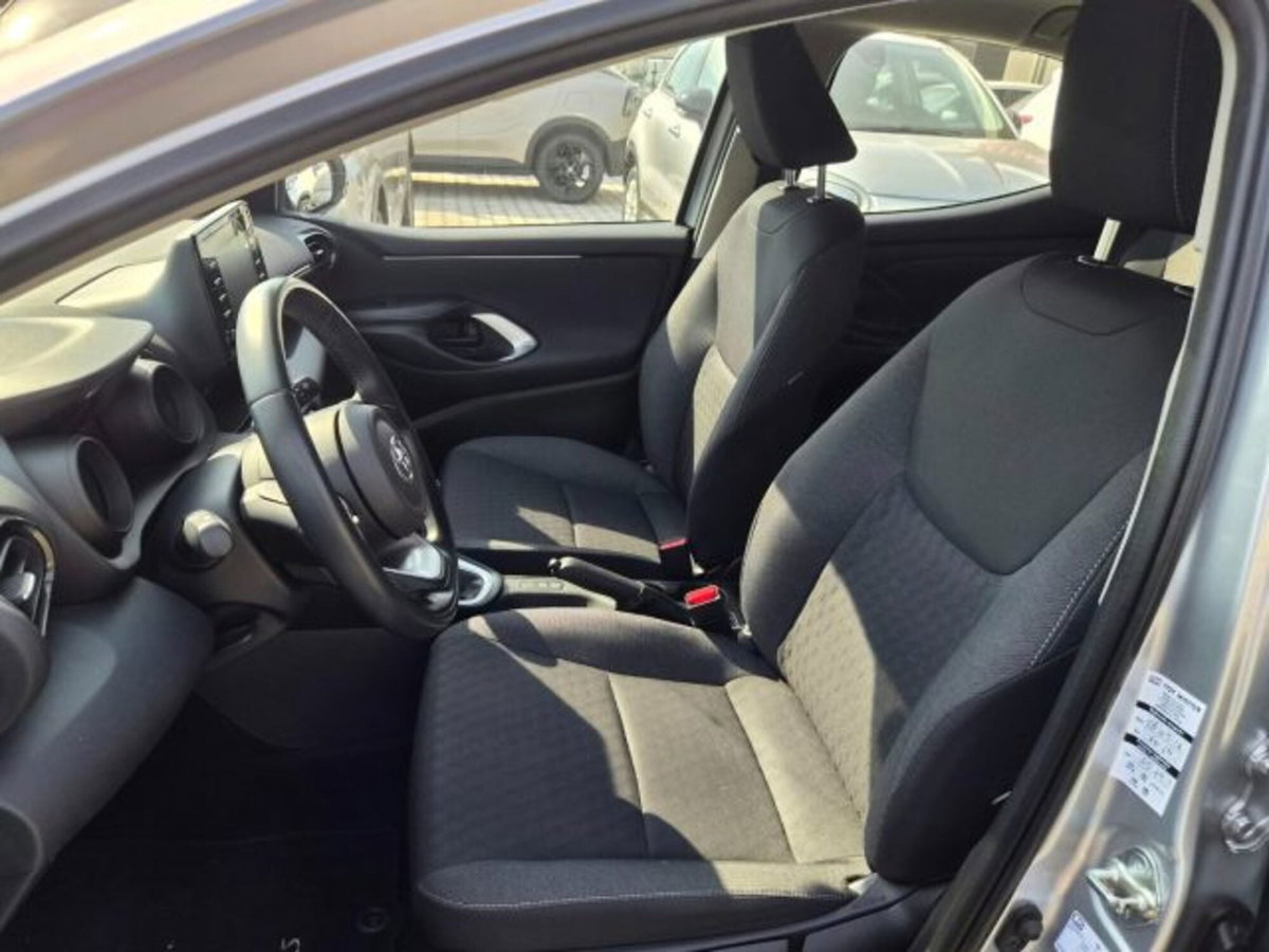 Toyota Yaris 1.0 5 porte Trend (10)
