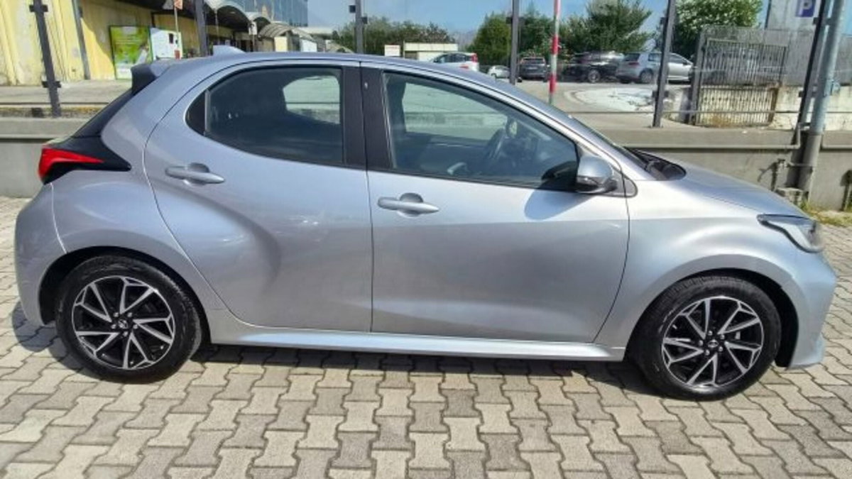Toyota Yaris 1.0 5 porte Trend (7)