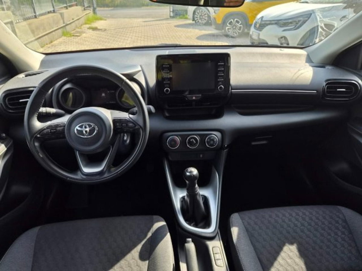 Toyota Yaris 1.0 5 porte Trend (9)