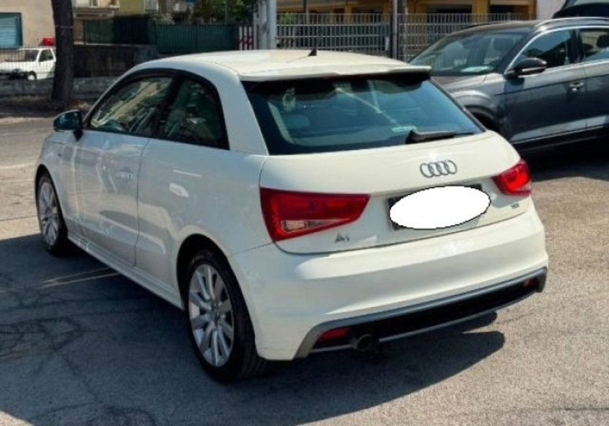 Audi A1 1.6 TDI 105 CV Ambition (4)