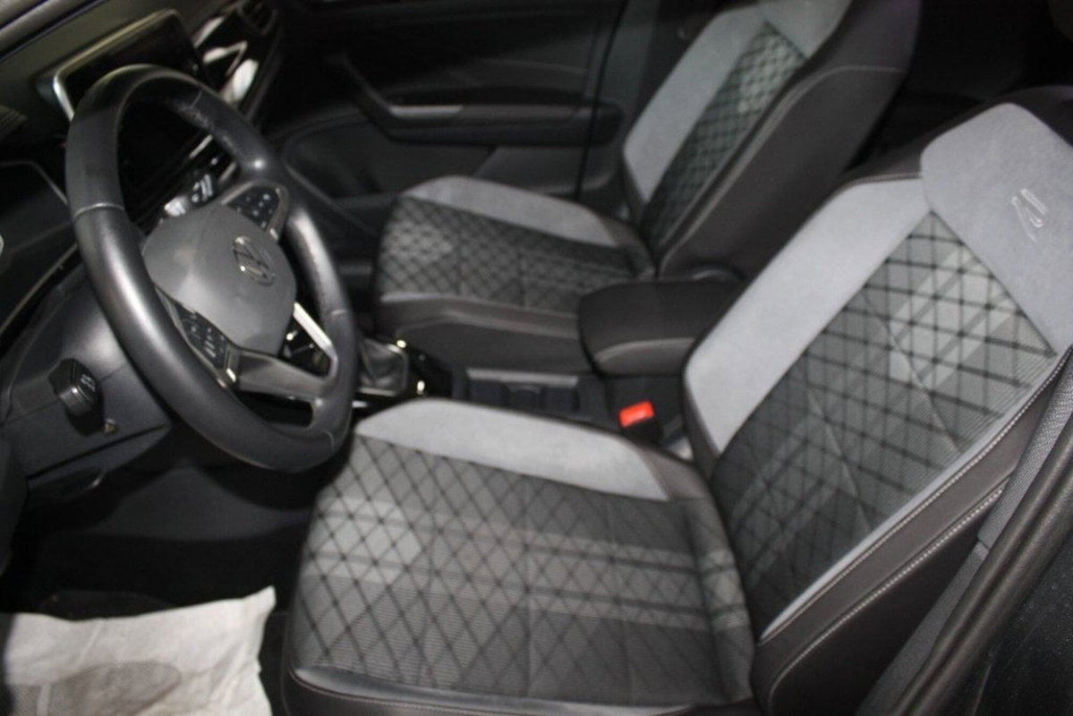 Volkswagen T-Roc 2.0 tdi R-Line 115cv (10)