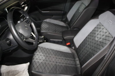 Volkswagen T-Roc 2.0 tdi R-Line 115cv (10)