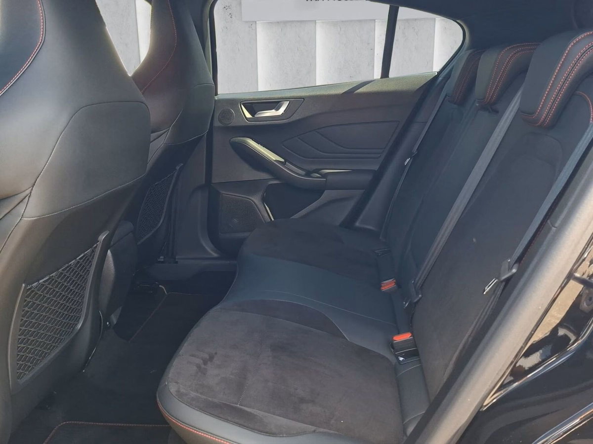 Ford Focus 2.3 ecoboost ST 280cv auto (9)