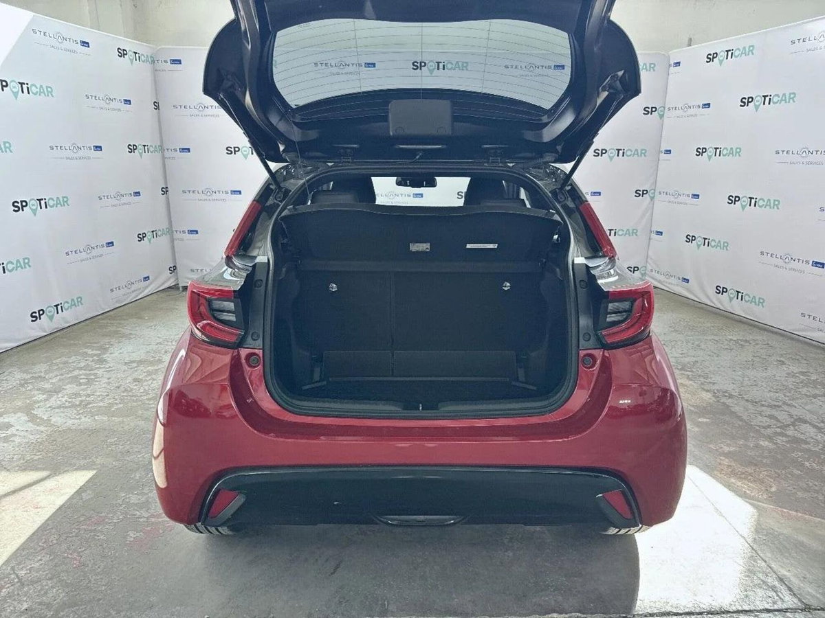 Toyota Yaris 1.5 Hybrid 5 porte Lounge (3)