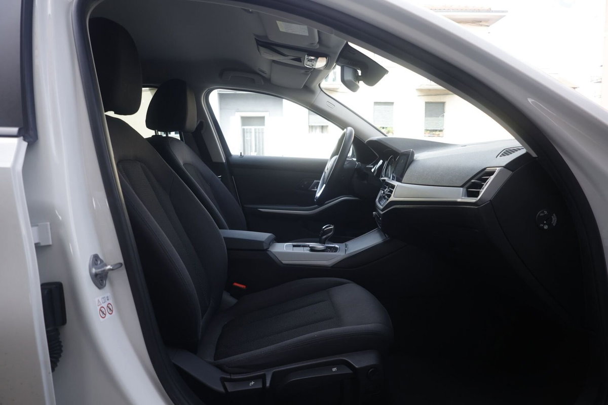 BMW Serie 3 Touring 318d 48V  Msport (10)