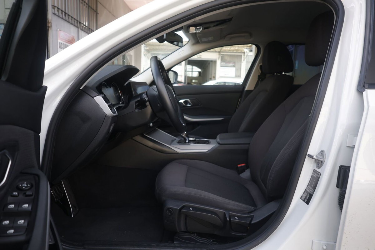 BMW Serie 3 Touring 318d 48V  Msport (17)