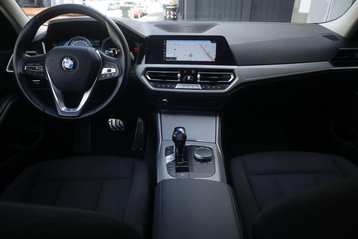 BMW Serie 3 Touring 318d 48V  Msport (2)