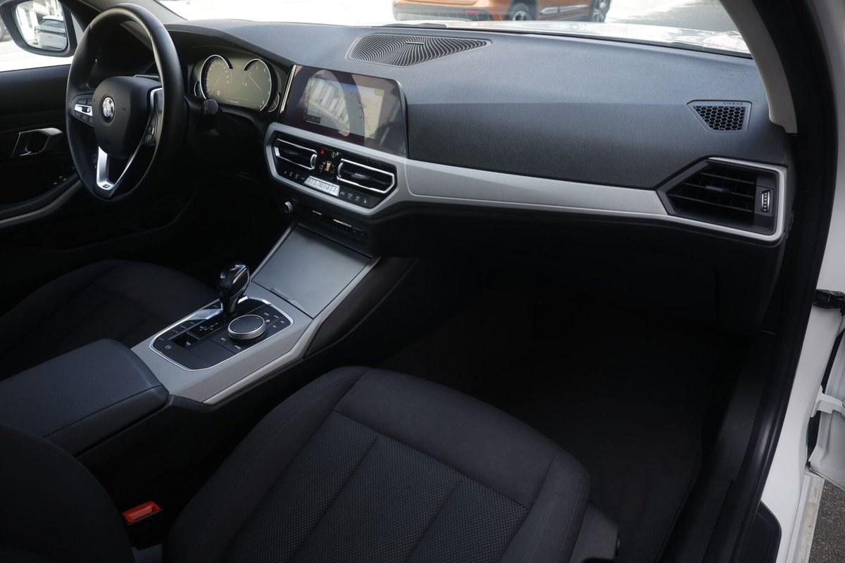 BMW Serie 3 Touring 318d 48V  Msport (8)