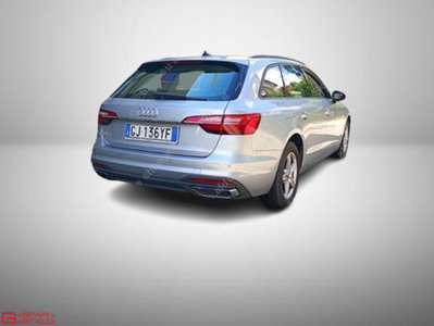 Audi A4 Avant 30 TDI/136 CV S tronic Business Advanced (4)