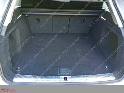 Audi A4 Avant 30 TDI/136 CV S tronic Business Advanced (6)