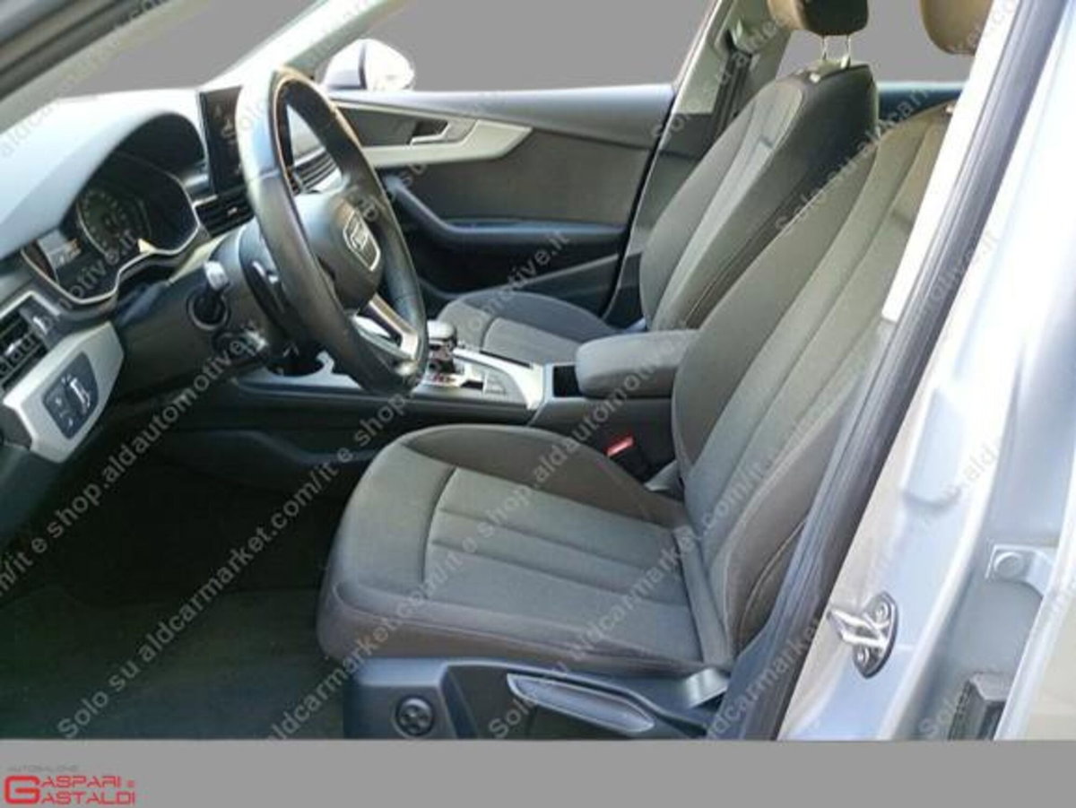 Audi A4 Avant 30 TDI/136 CV S tronic Business Advanced (7)