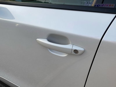 Peugeot 2008 1.2 turbo Allure 100cv (11)