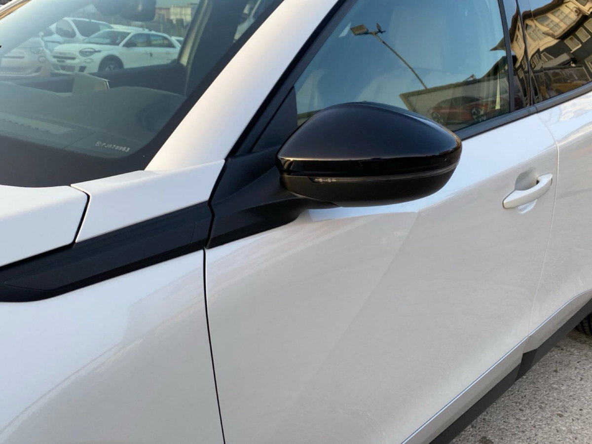 Peugeot 2008 1.2 turbo Allure 100cv (12)