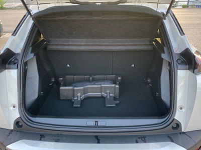 Peugeot 2008 1.2 turbo Allure 100cv (14)