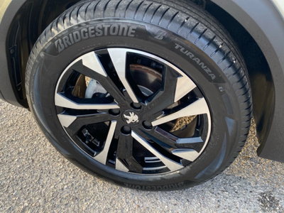 Peugeot 2008 1.2 turbo Allure 100cv (15)