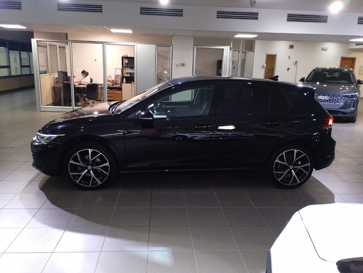 Volkswagen Golf 2.0 TDI 150 CV DSG SCR Style (3)