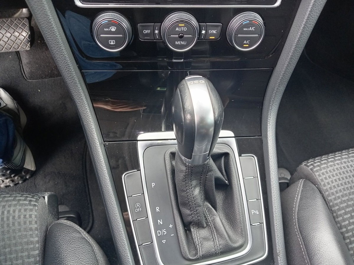 Volkswagen Golf 1.4 TGI DSG 5p. Highline BlueMotion (17)
