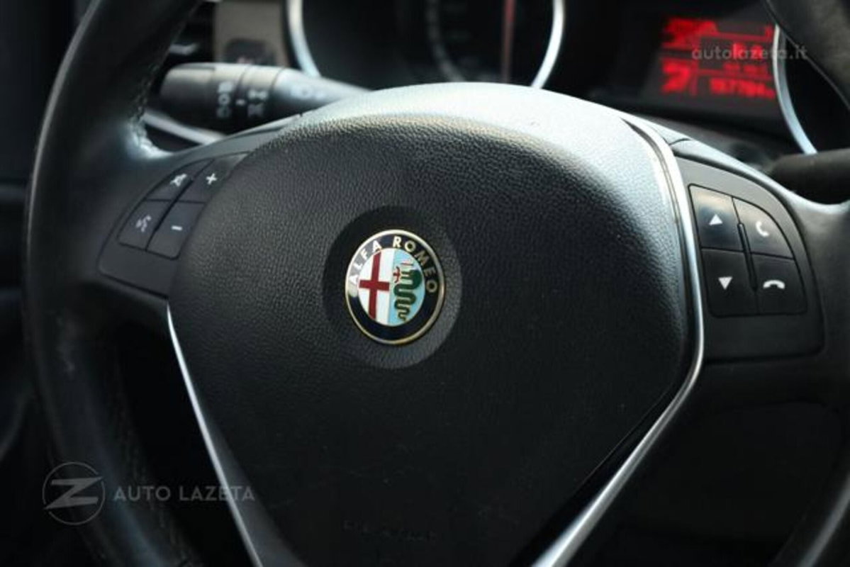 Alfa Romeo Giulietta 1.6 JTDm Giulietta 120cv (10)