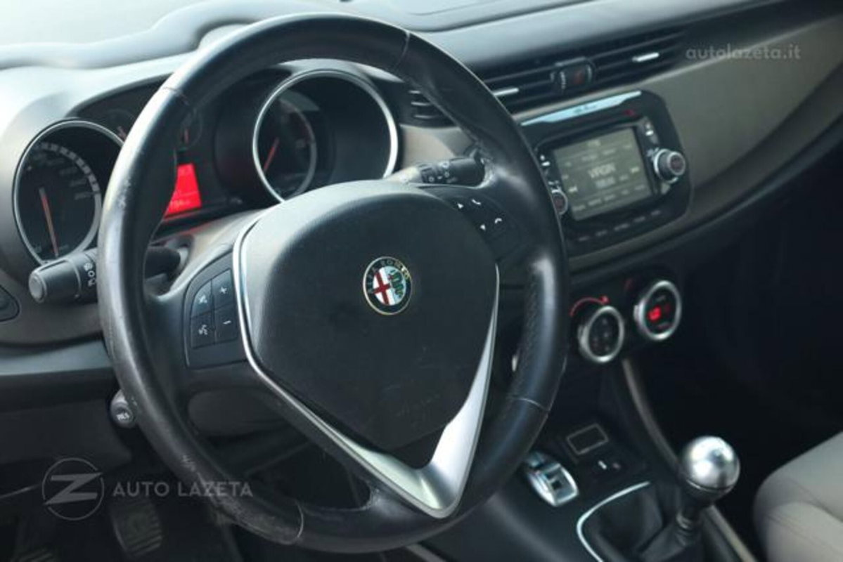 Alfa Romeo Giulietta 1.6 JTDm Giulietta 120cv (5)