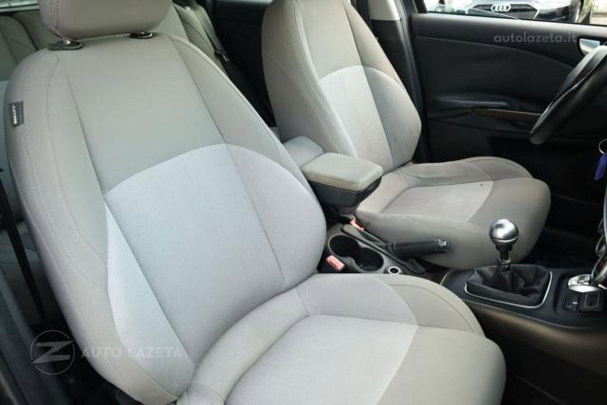 Alfa Romeo Giulietta 1.6 JTDm Giulietta 120cv (8)